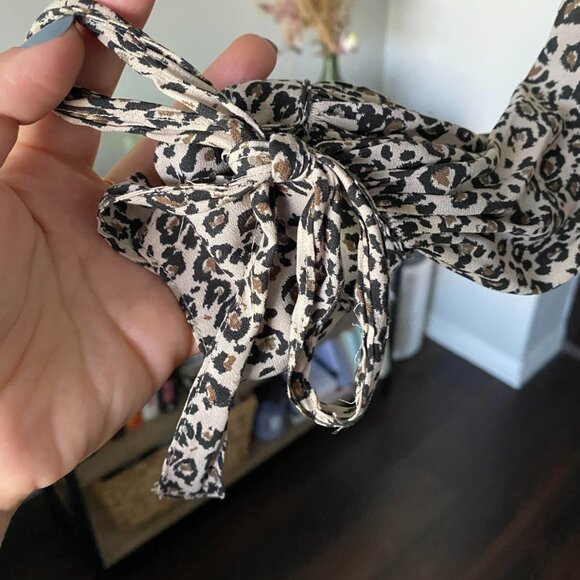 FREE PEOPLE Leopard Print Long Sleeves Button Down Blouse Size S - Picture 4 of 8